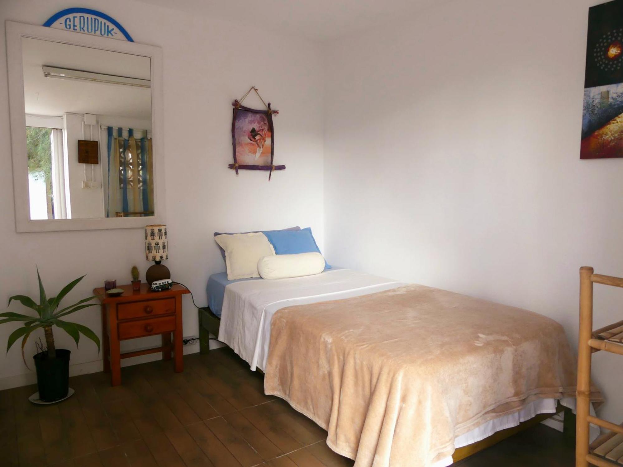 Warung Hotel ลาคาเรส ภายนอก รูปภาพ